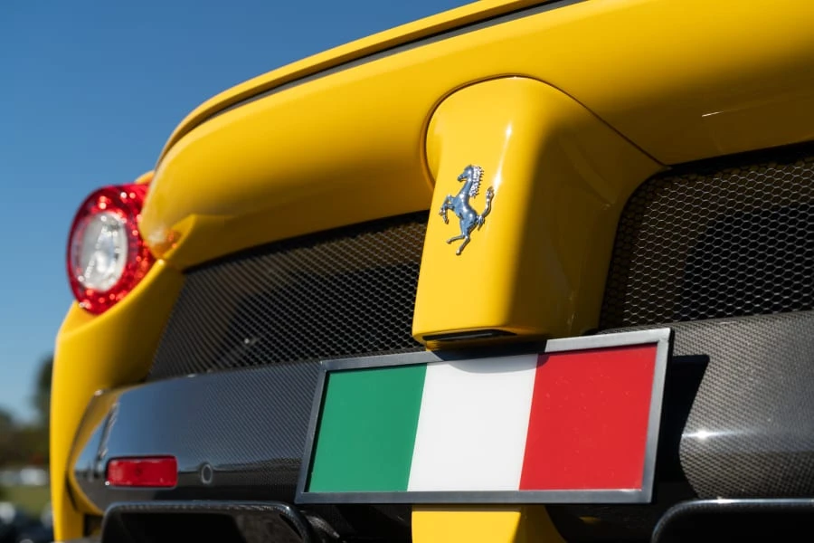 2015 Ferrari LaFerrari - Image 12 of 31
