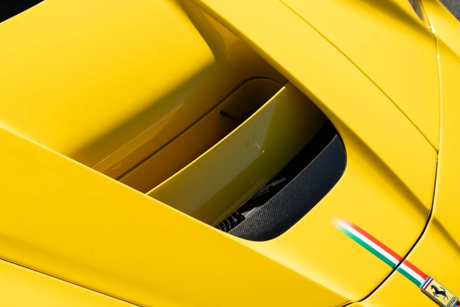 2015 Ferrari LaFerrari - Image 14 of 31