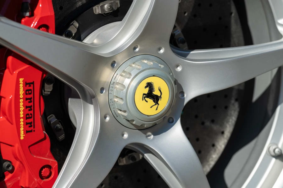 2015 Ferrari LaFerrari - Image 29 of 31