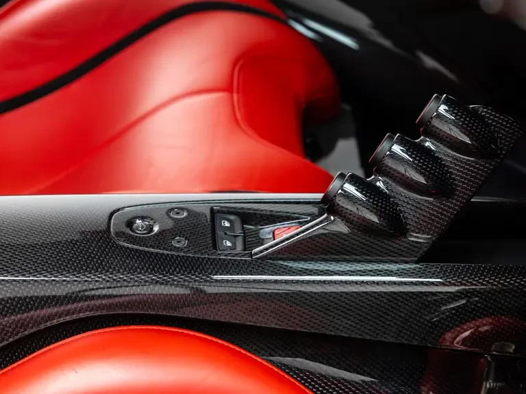 2015 Ferrari LaFerrari - Image 22 of 31