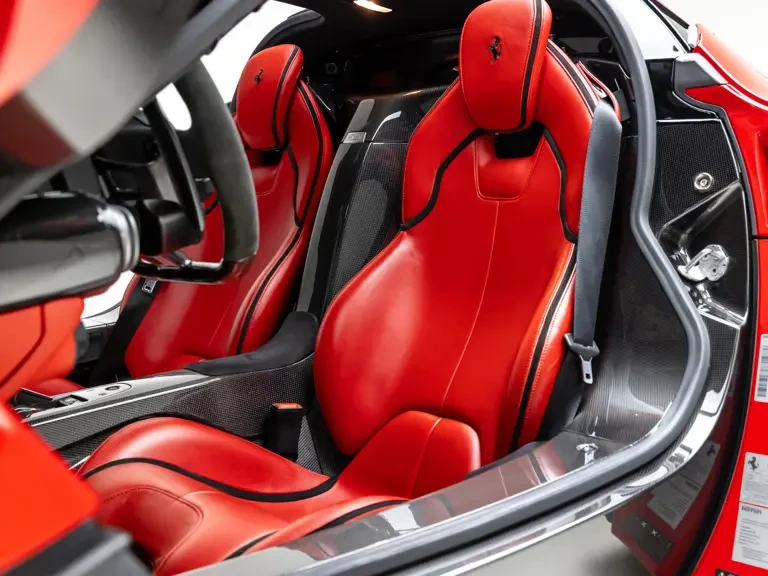 2015 Ferrari LaFerrari - Image 25 of 31