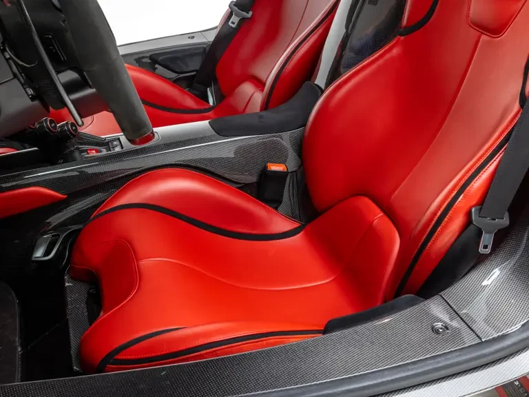 2015 Ferrari LaFerrari - Image 28 of 31