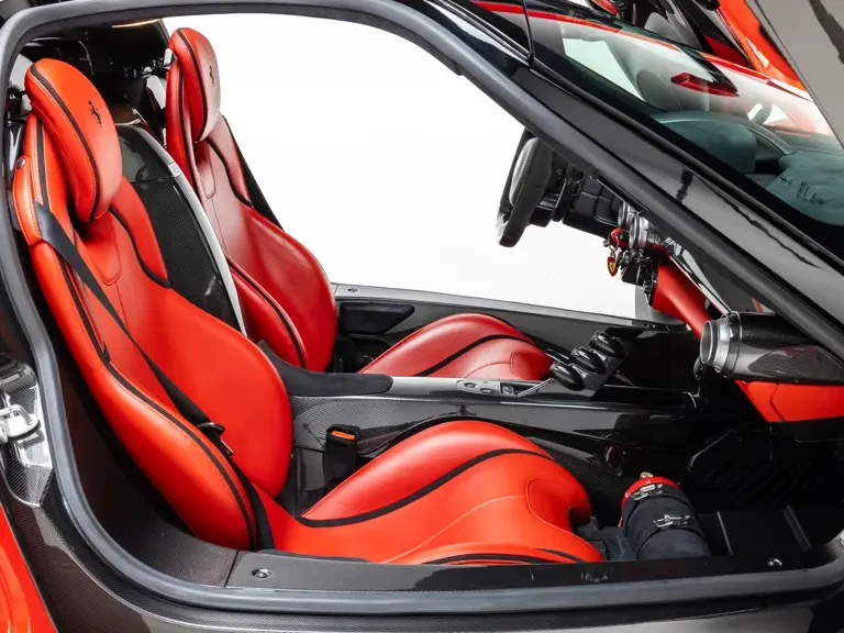 2015 Ferrari LaFerrari - Image 26 of 31