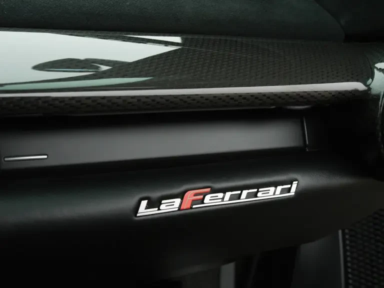 2015 Ferrari LaFerrari - Image 18 of 31
