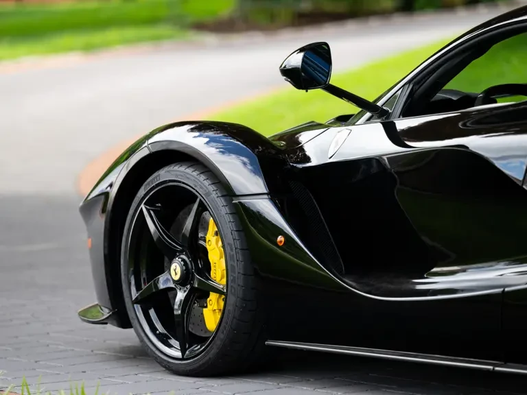 2015 Ferrari LaFerrari - Image 18 of 31
