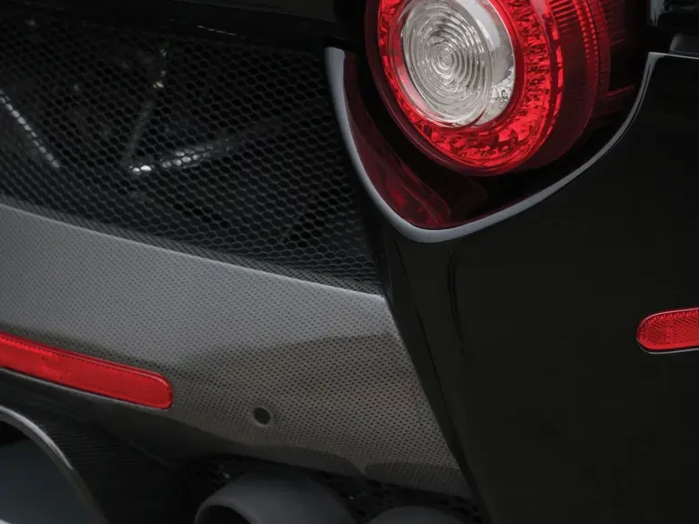 2015 Ferrari LaFerrari - Image 24 of 31