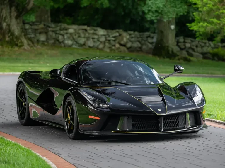 2015 Ferrari LaFerrari - Image 2 of 31
