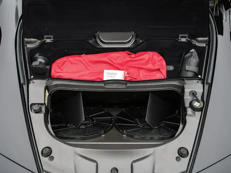 2015 Ferrari LaFerrari - Image 26 of 31