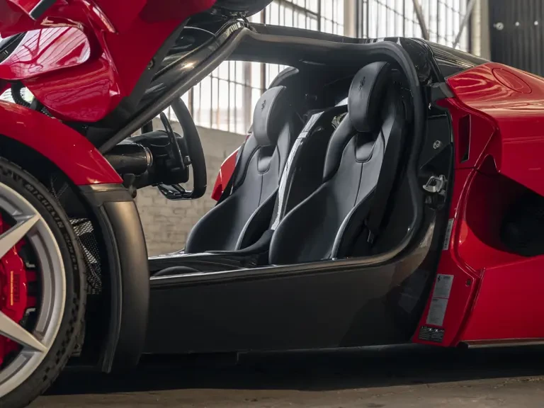 2015 Ferrari LaFerrari - Image 15 of 31