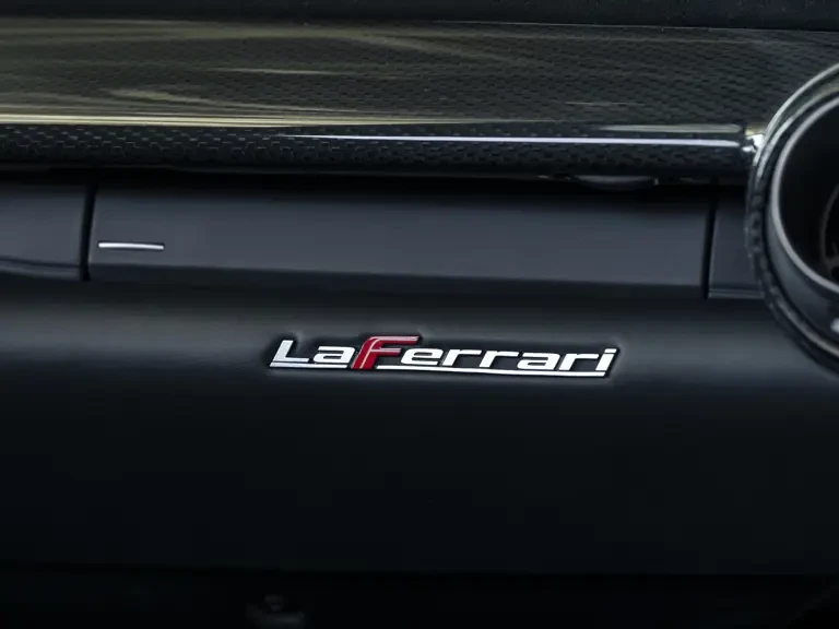 2015 Ferrari LaFerrari - Image 23 of 31