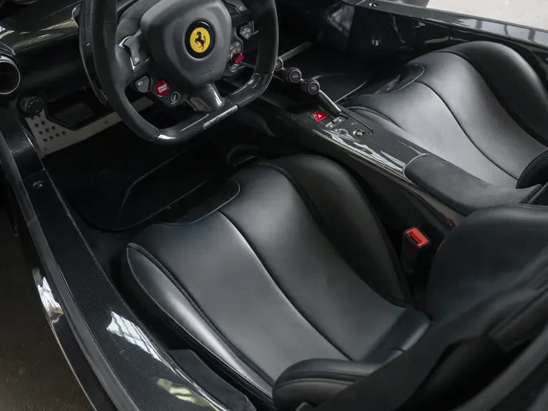2015 Ferrari LaFerrari - Image 13 of 31