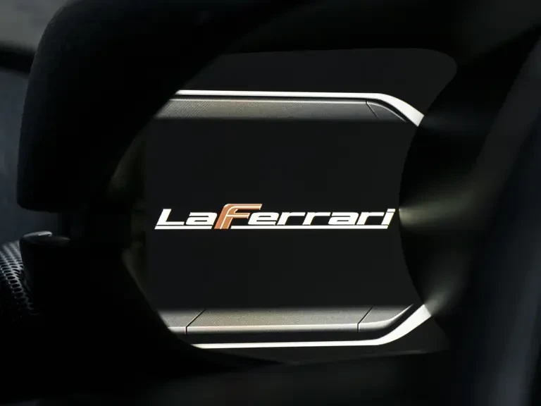2015 Ferrari LaFerrari - Image 18 of 31