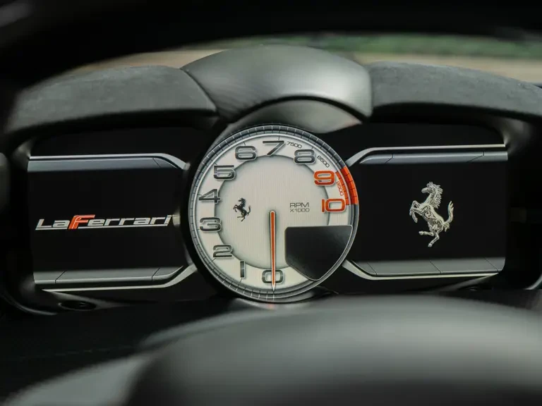 2015 Ferrari LaFerrari - Image 15 of 31