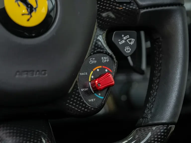 2015 Ferrari LaFerrari - Image 19 of 31