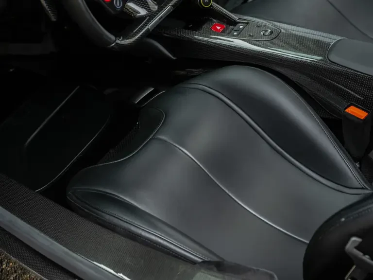 2015 Ferrari LaFerrari - Image 26 of 31