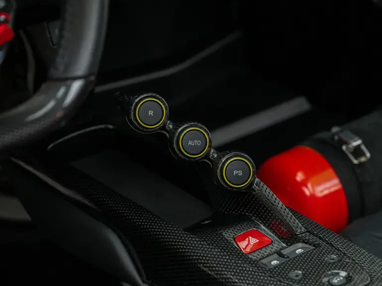 2015 Ferrari LaFerrari - Image 20 of 31