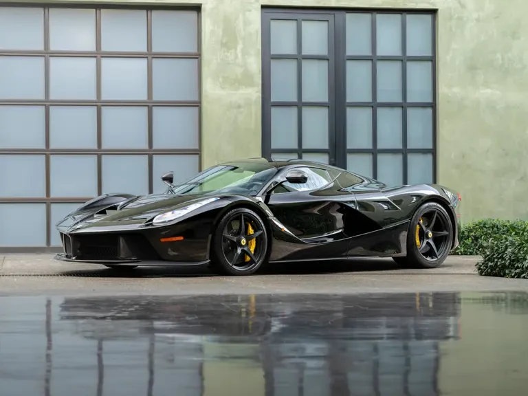 2015 Ferrari LaFerrari - Image 2 of 31
