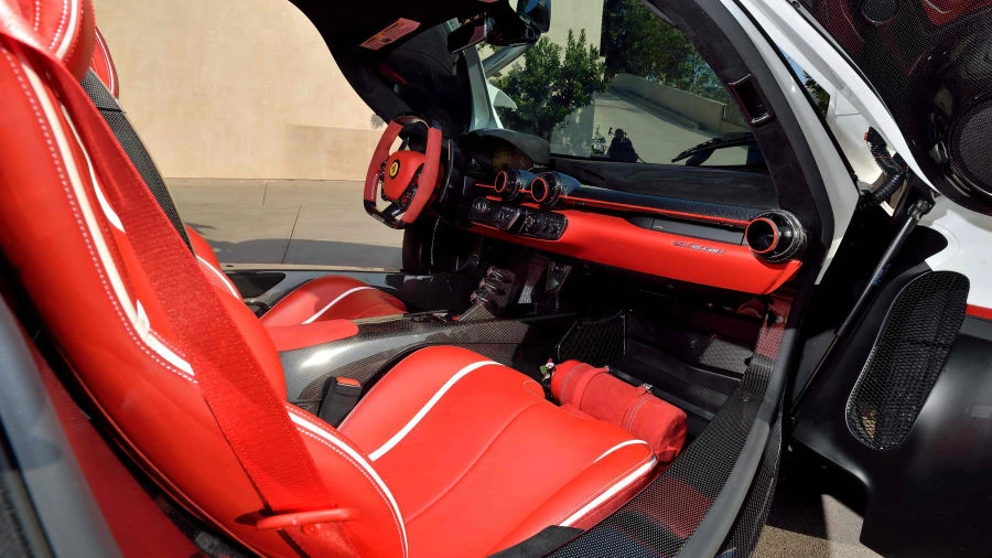 2015 Ferrari LaFerrari - Image 5 of 12