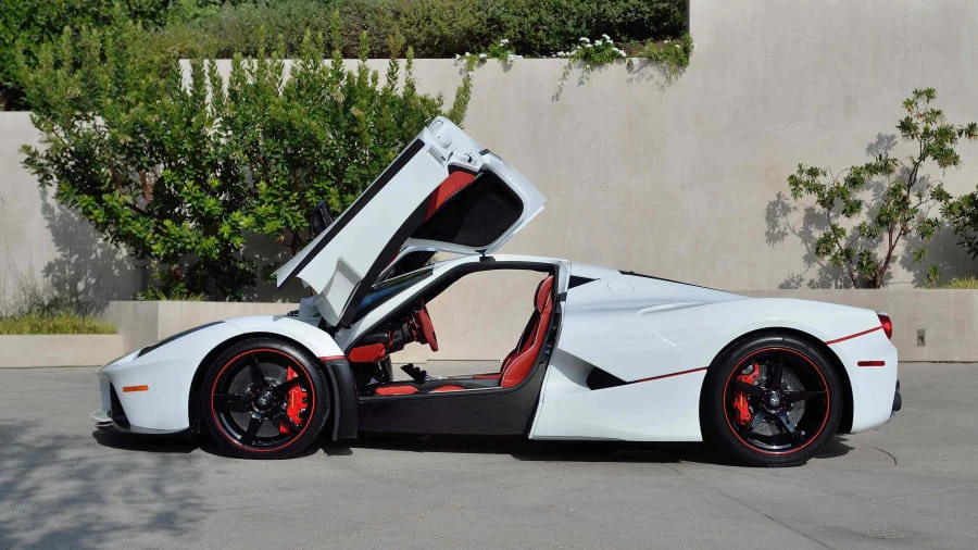 2015 Ferrari LaFerrari - Image 8 of 12