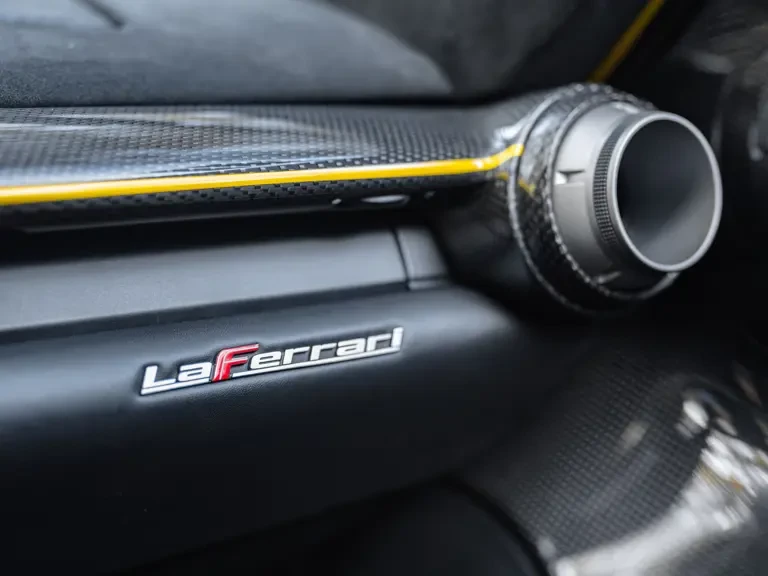 2015 Ferrari LaFerrari - Image 21 of 31