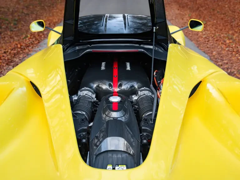 2015 Ferrari LaFerrari - Image 4 of 31