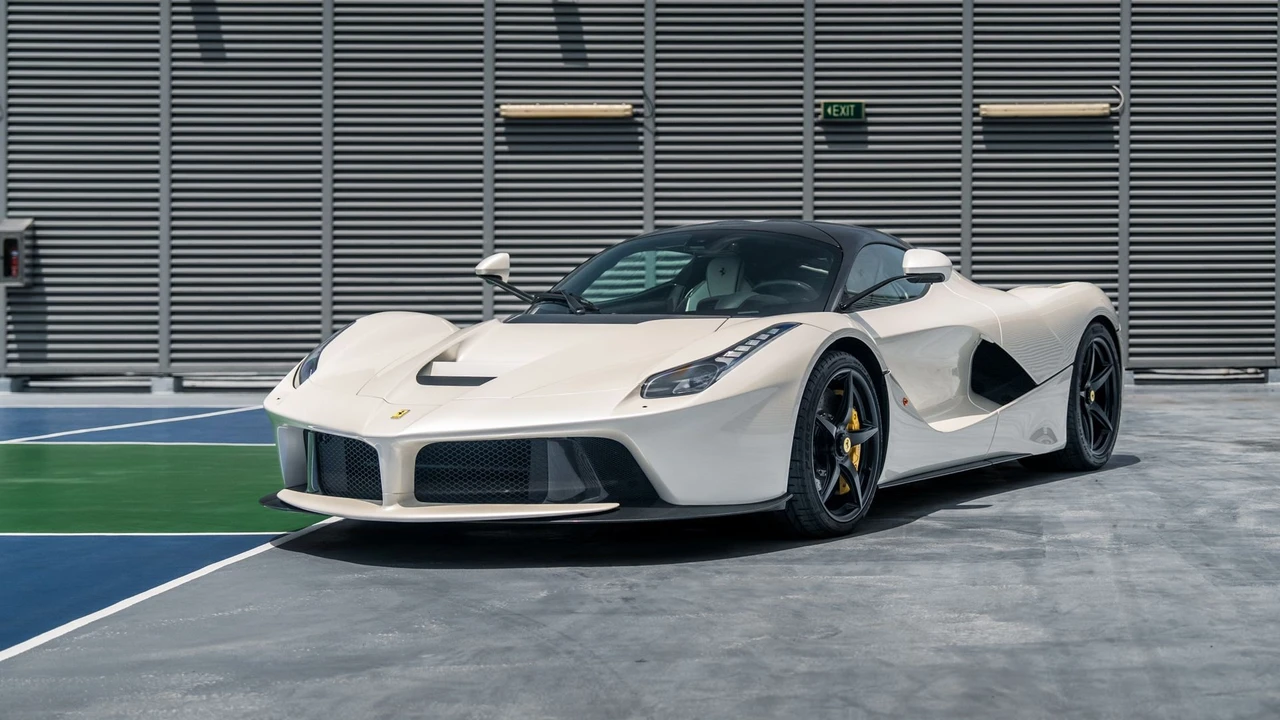2015 Ferrari LaFerrari - Image 19 of 31