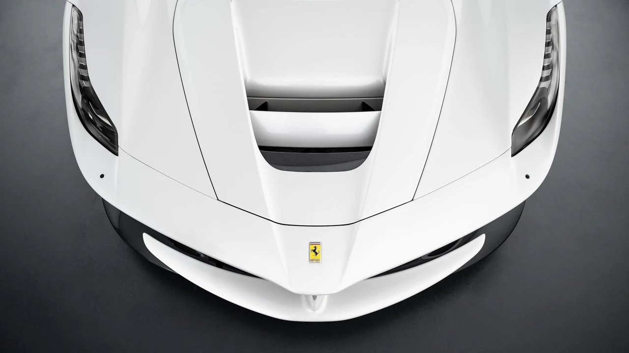 2015 Ferrari LaFerrari - Image 12 of 31
