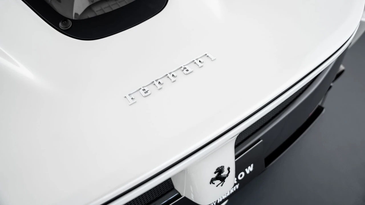 2015 Ferrari LaFerrari - Image 19 of 31