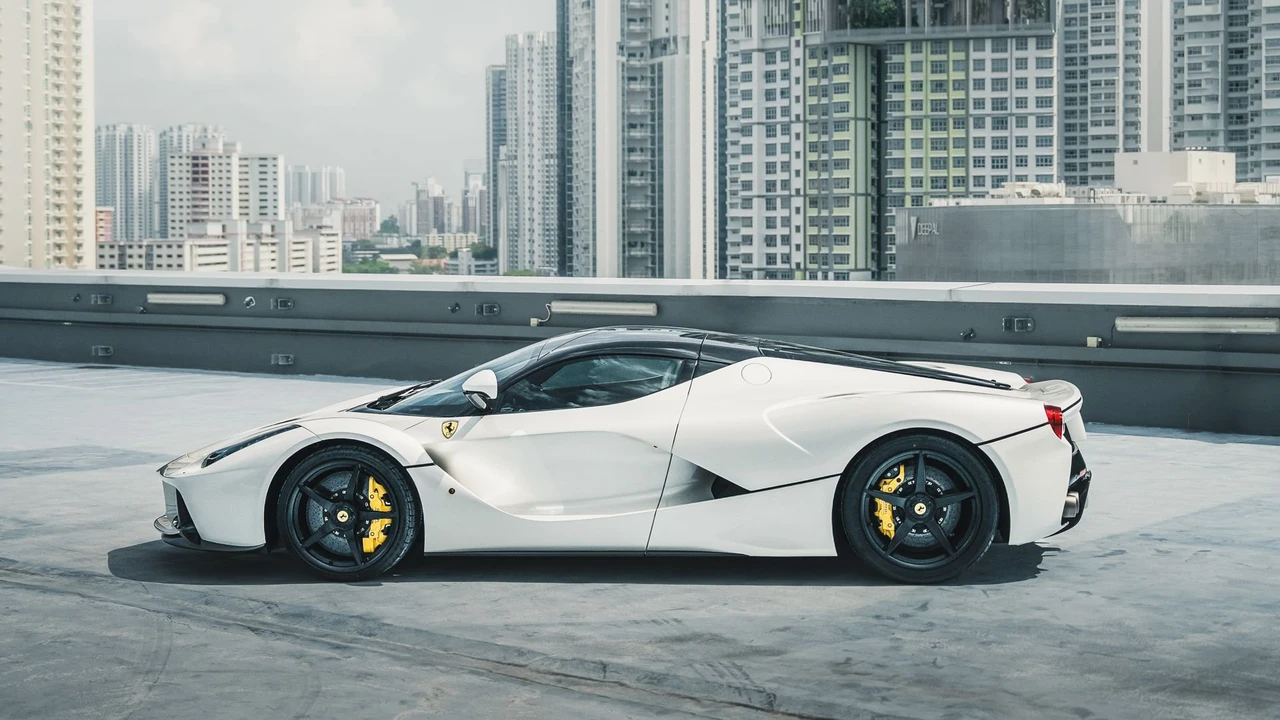 2015 Ferrari LaFerrari - Image 5 of 31