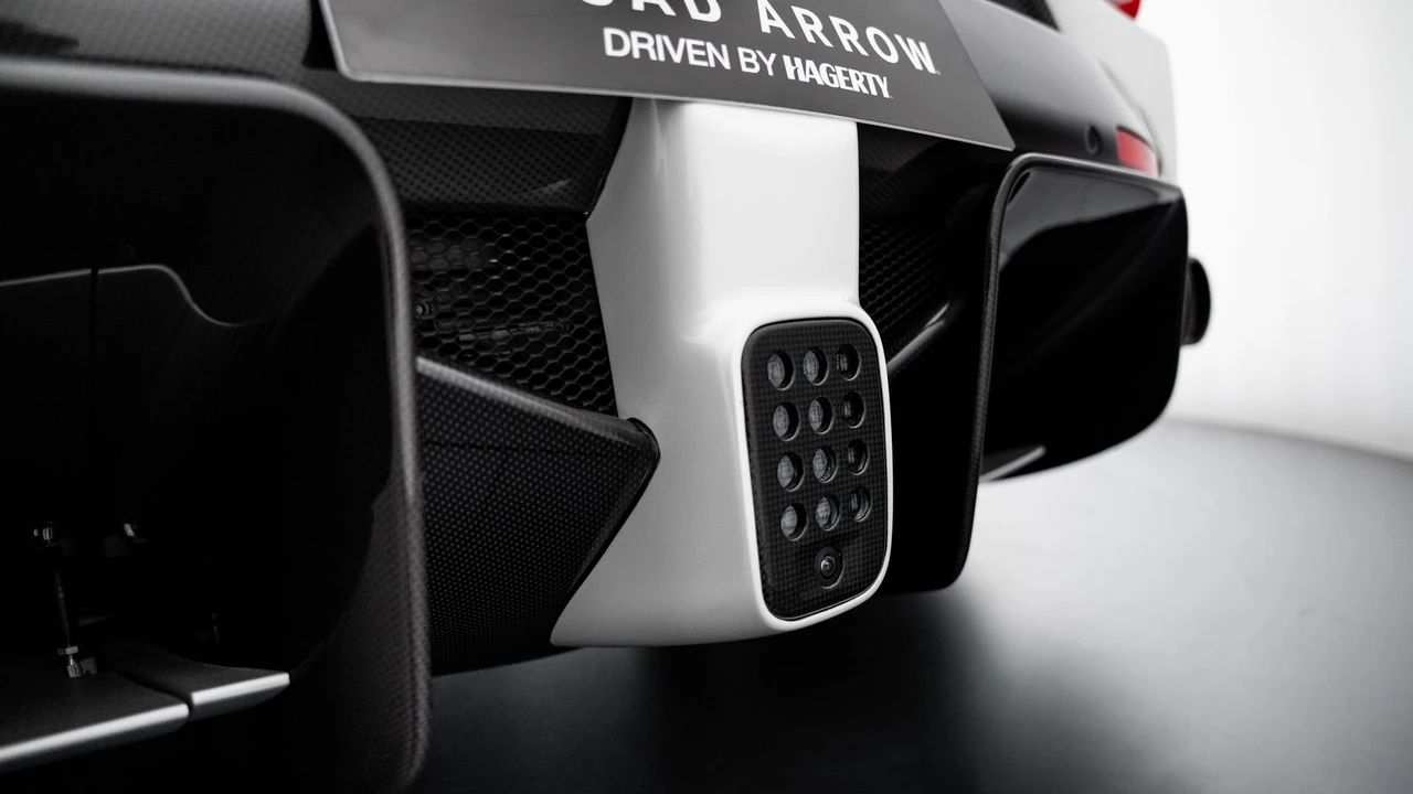2015 Ferrari LaFerrari - Image 31 of 31