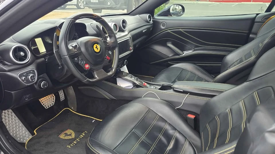 2015 Ferrari California T - Image 7 of 10