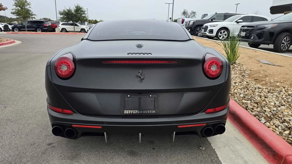 2015 Ferrari California T - Image 4 of 10