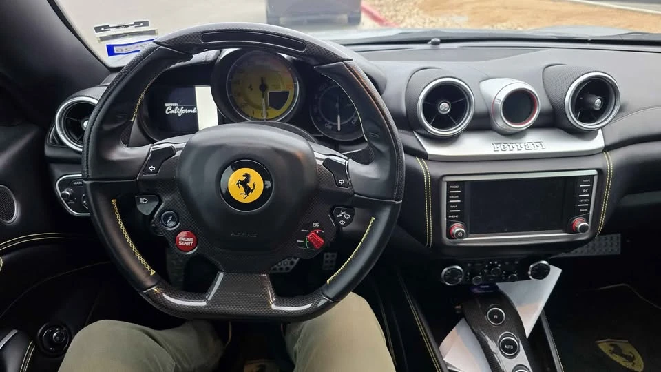 2015 Ferrari California T - Image 10 of 10