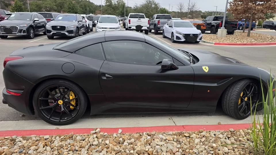2015 Ferrari California T - Image 5 of 10