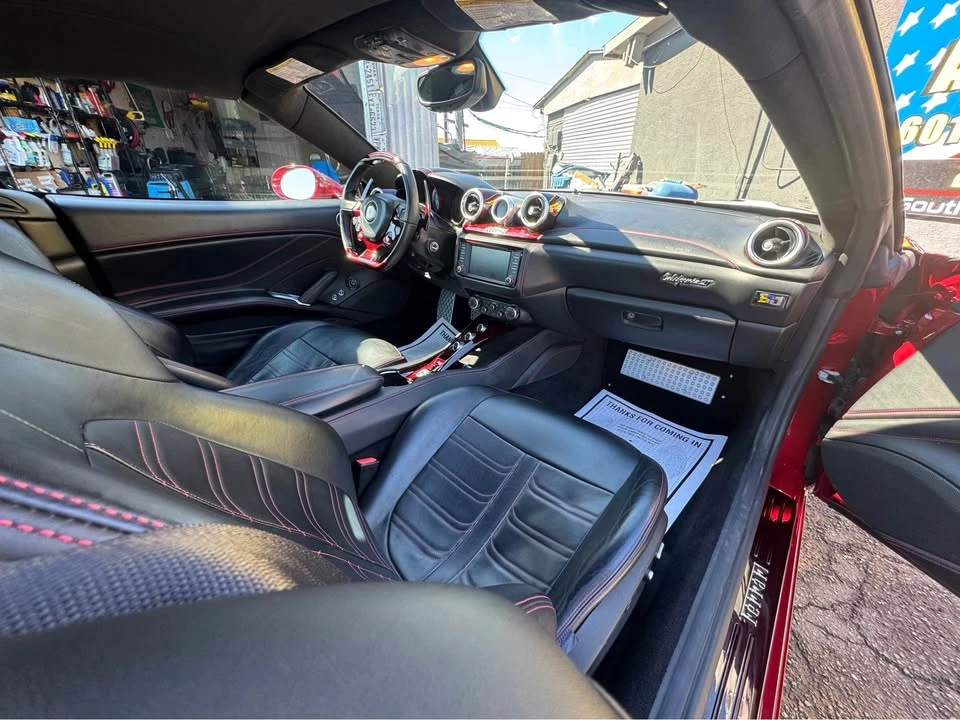 2015 Ferrari California T - Image 16 of 17