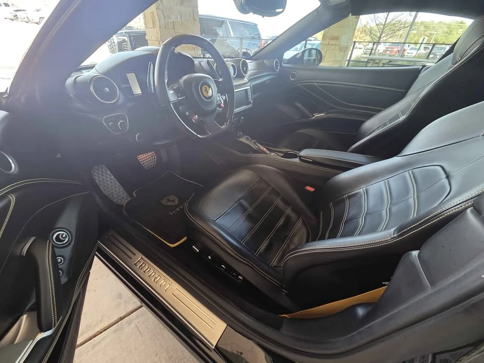 2015 Ferrari California T - Image 9 of 10