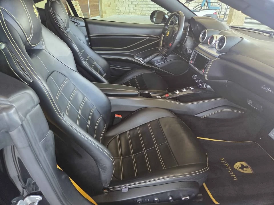 2015 Ferrari California T - Image 7 of 10