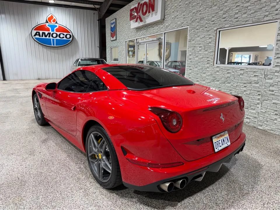 2015 Ferrari California T - Image 16 of 17
