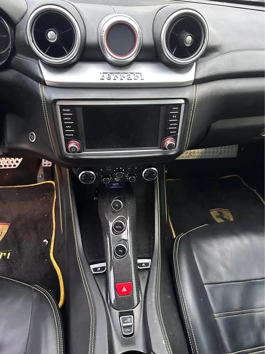 2015 Ferrari California T - Image 10 of 16