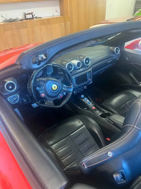 2015 Ferrari California T - Image 8 of 10