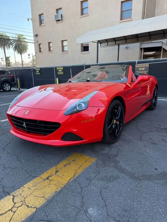 2015 Ferrari California T - Image 2 of 16