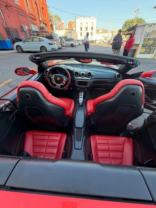 2015 Ferrari California T - Image 10 of 16