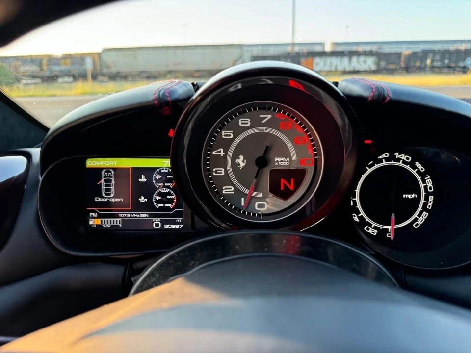 2015 Ferrari California T - Image 3 of 18
