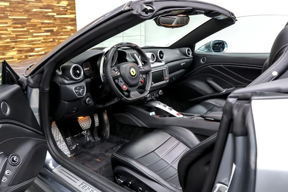 2015 Ferrari California T - Image 10 of 20