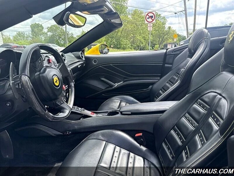 2015 Ferrari California T - Image 12 of 20