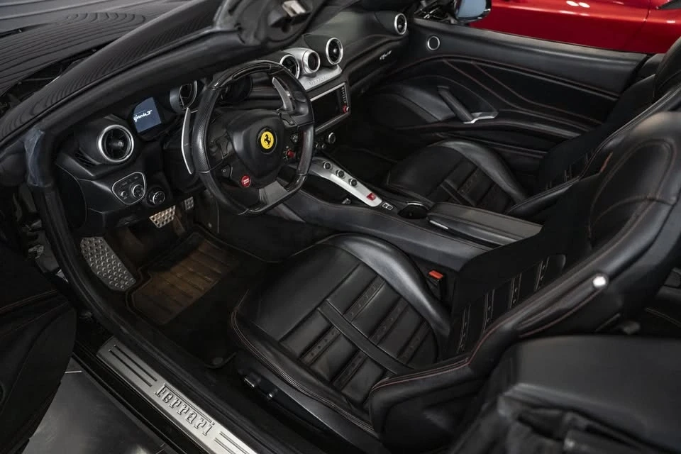 2015 Ferrari California T - Image 11 of 20