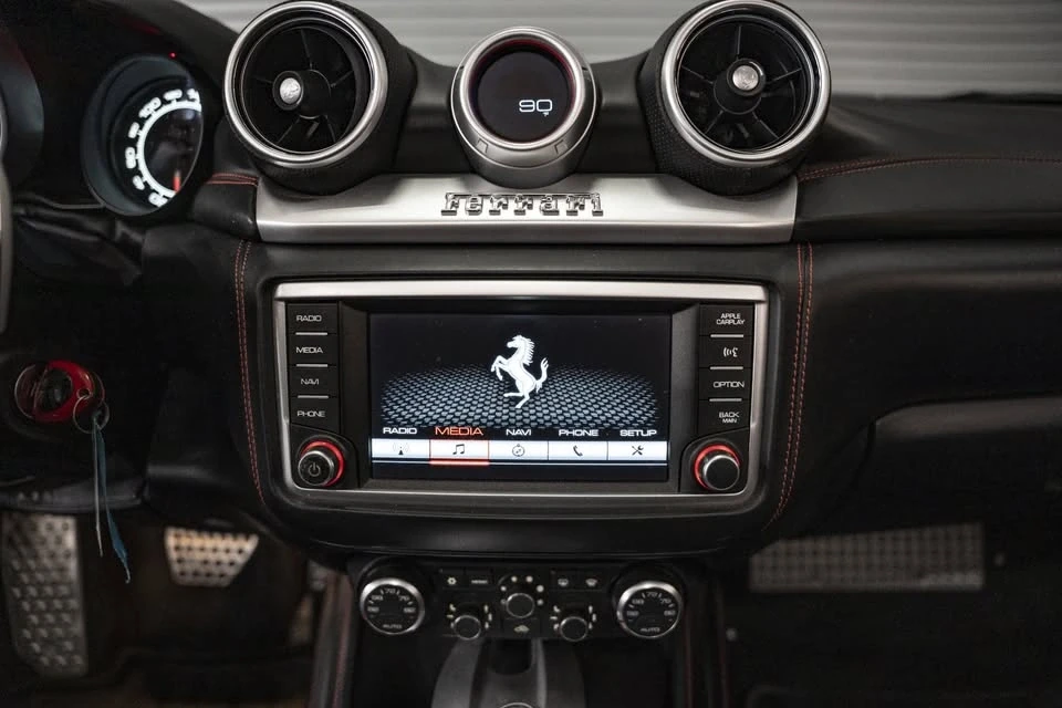 2015 Ferrari California T - Image 16 of 20