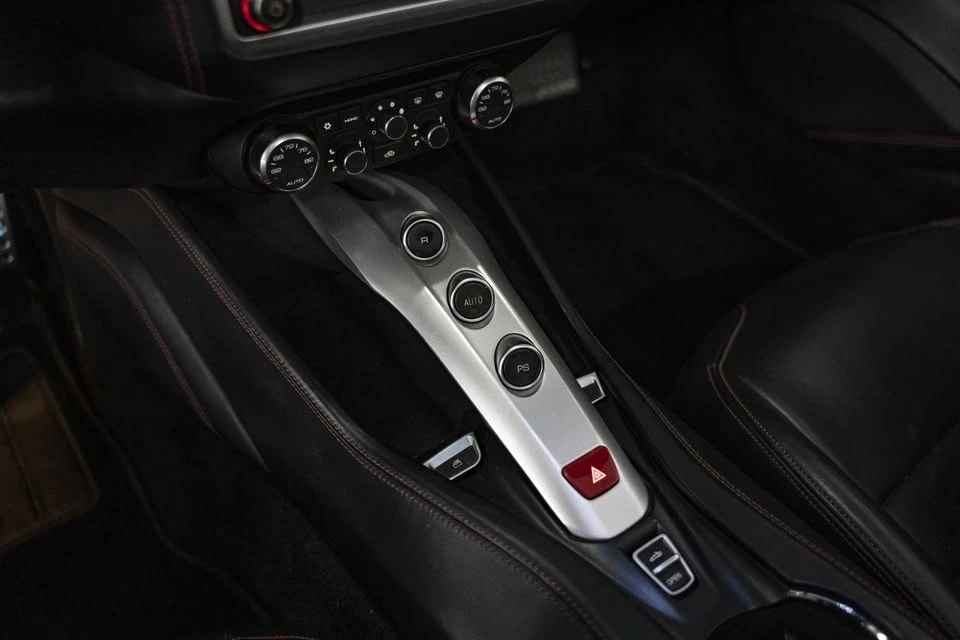 2015 Ferrari California T - Image 17 of 20