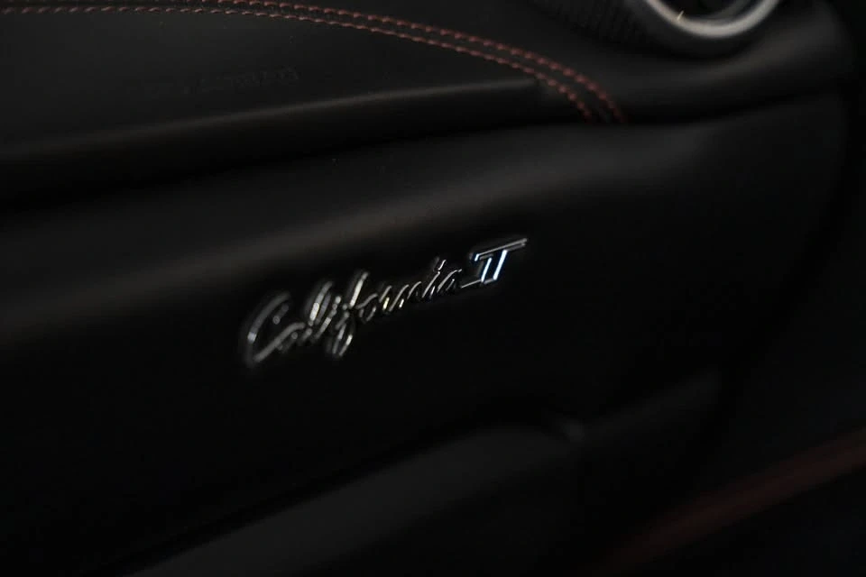 2015 Ferrari California T - Image 19 of 20