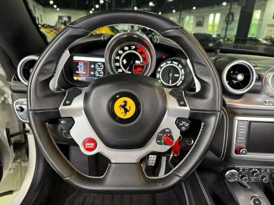 2015 Ferrari California T - Image 5 of 20